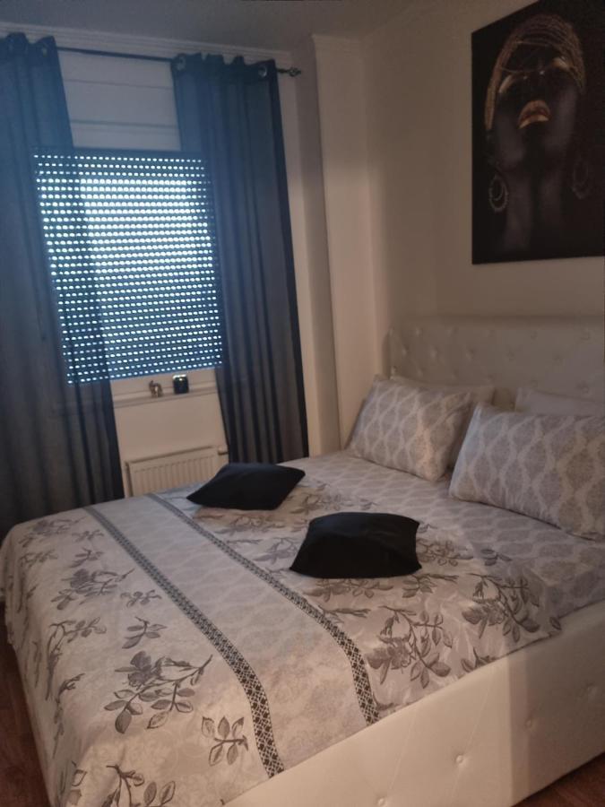 Apartman Anamarija Apartment Баня Лука Екстериор снимка